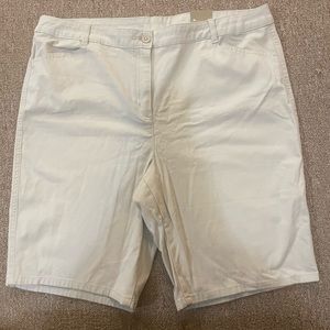 NWT Chico’s Womens 2.5 (14) Twill Chino Shorts
